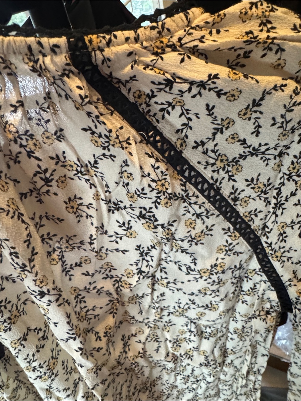 cupcakes & cashmere Floral Peasant Blouse - Picture 6 of 7